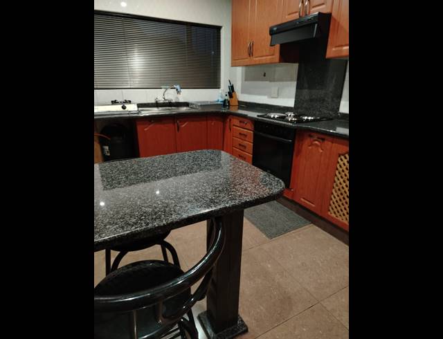3 BEDROOM FREEHOLD FOR SALE IN RICHVIEW